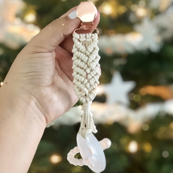 Handmade Macramé Pacifier Clip - Picture 4 of 7